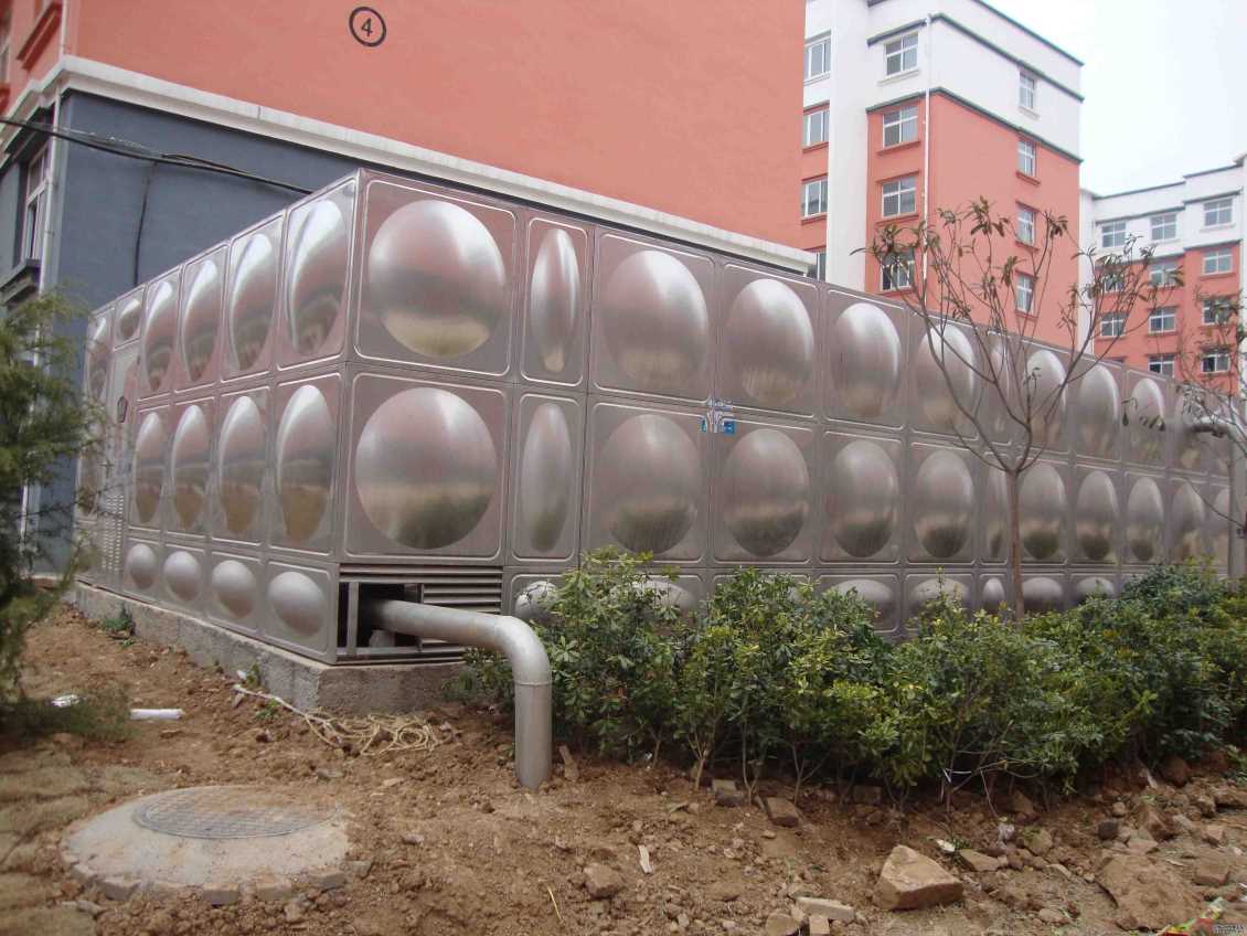 換熱站設備廠家介紹板式換熱器與殼管式的結構有什么不同？